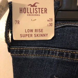 Hollister (Low Rise Super Skinny Jean)